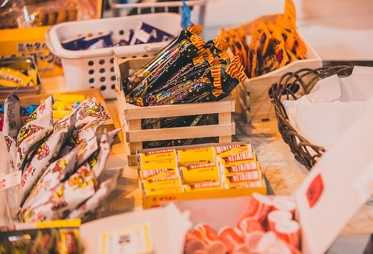 駄菓子販売の様子